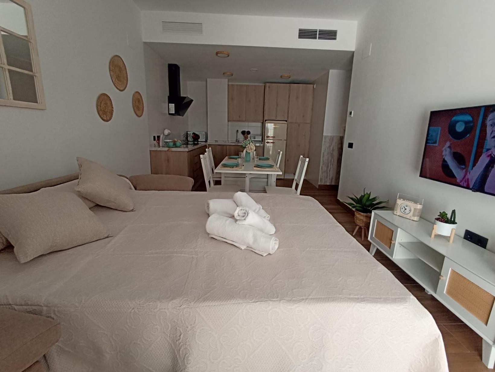 Apartamento Nuevo Centrico Con Aparcamiento Privado Incluido อัลกาลา เด กัวไดรา ภายนอก รูปภาพ